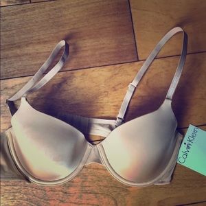 Calvin Klein underwire t-shirt bra. NWT size 36B